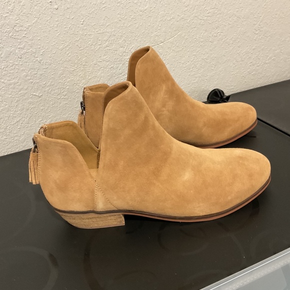 NEW Softwalk suede ankle boot 9 - Picture 2 of 6